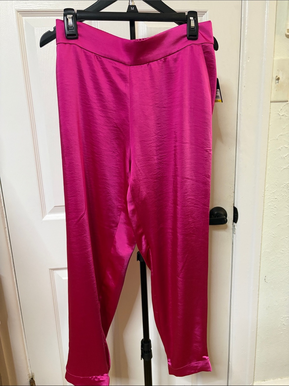 RACHEL Rachel Roy Bright Fuchsia Satin Cropped Pull-On Pants